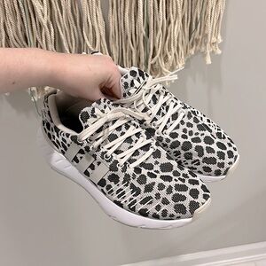 🐆Adidas Cheetah Print Running Shoes🐆